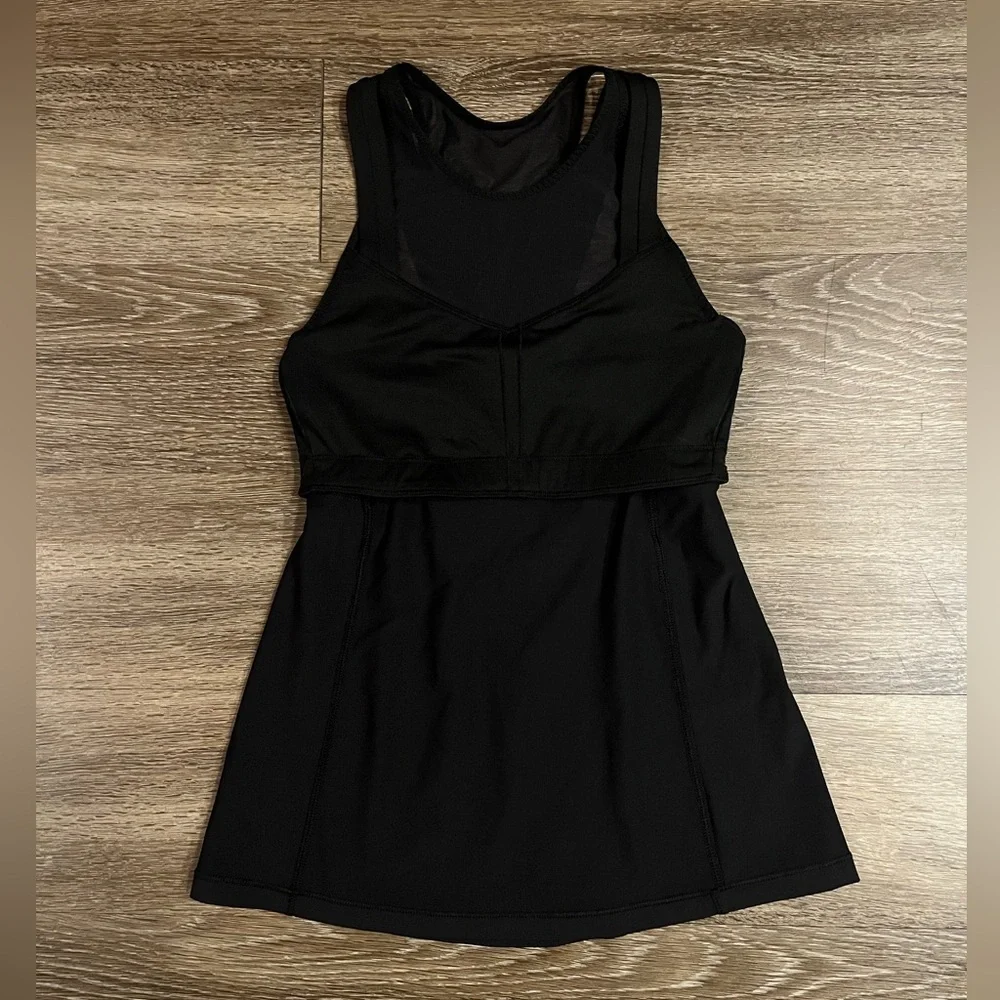 Lululemon Running In The City Tank in Black Size 4